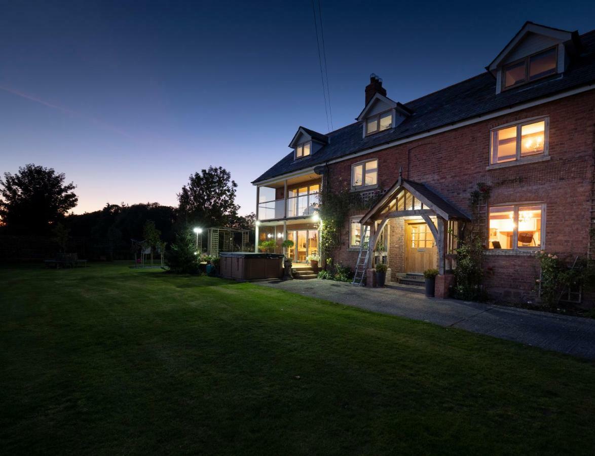 Rhyd Lydan Bed and Breakfast Newtown  Eksteriør billede